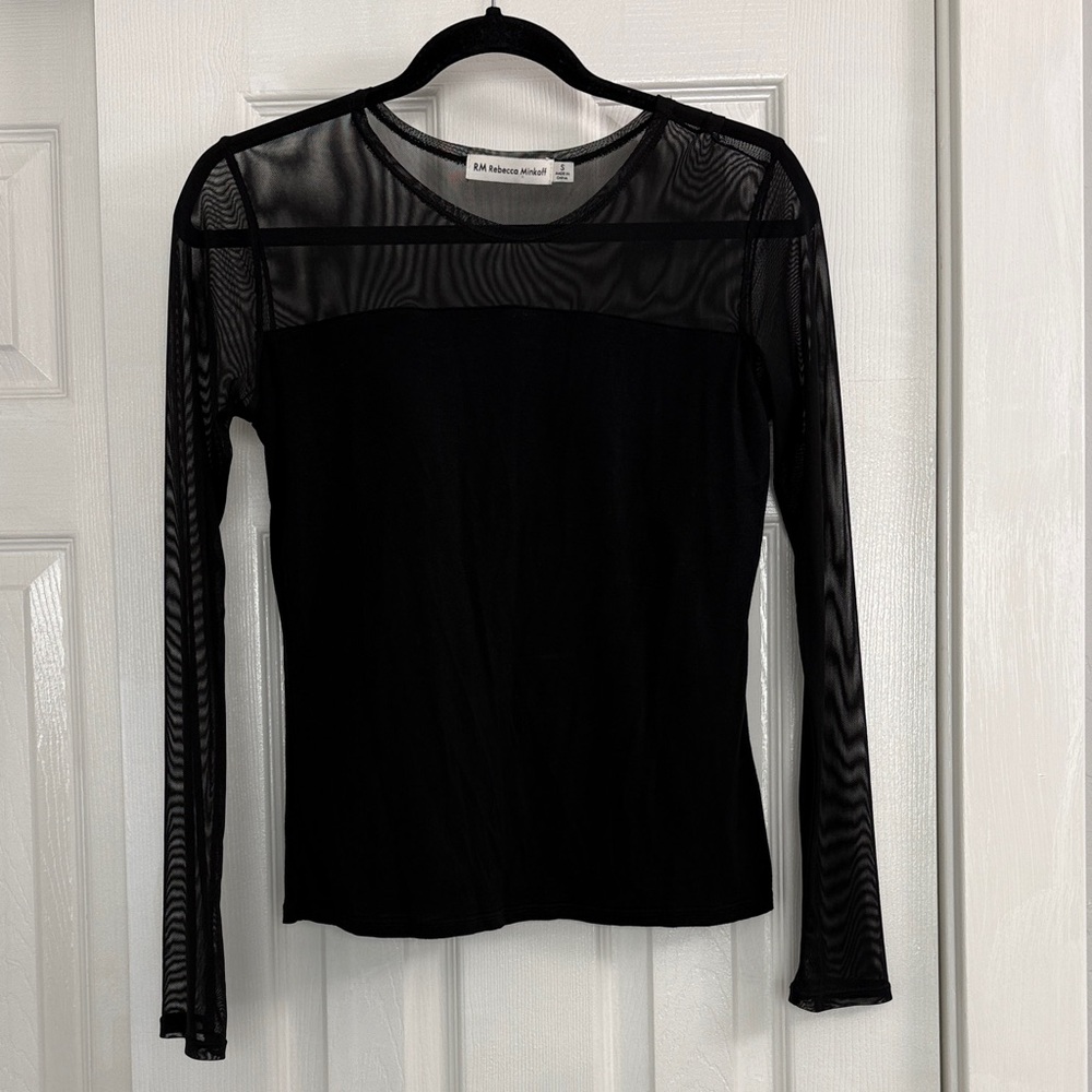 🌵 3 for $20 Rebecca Minkoff top with mesh and build in bra